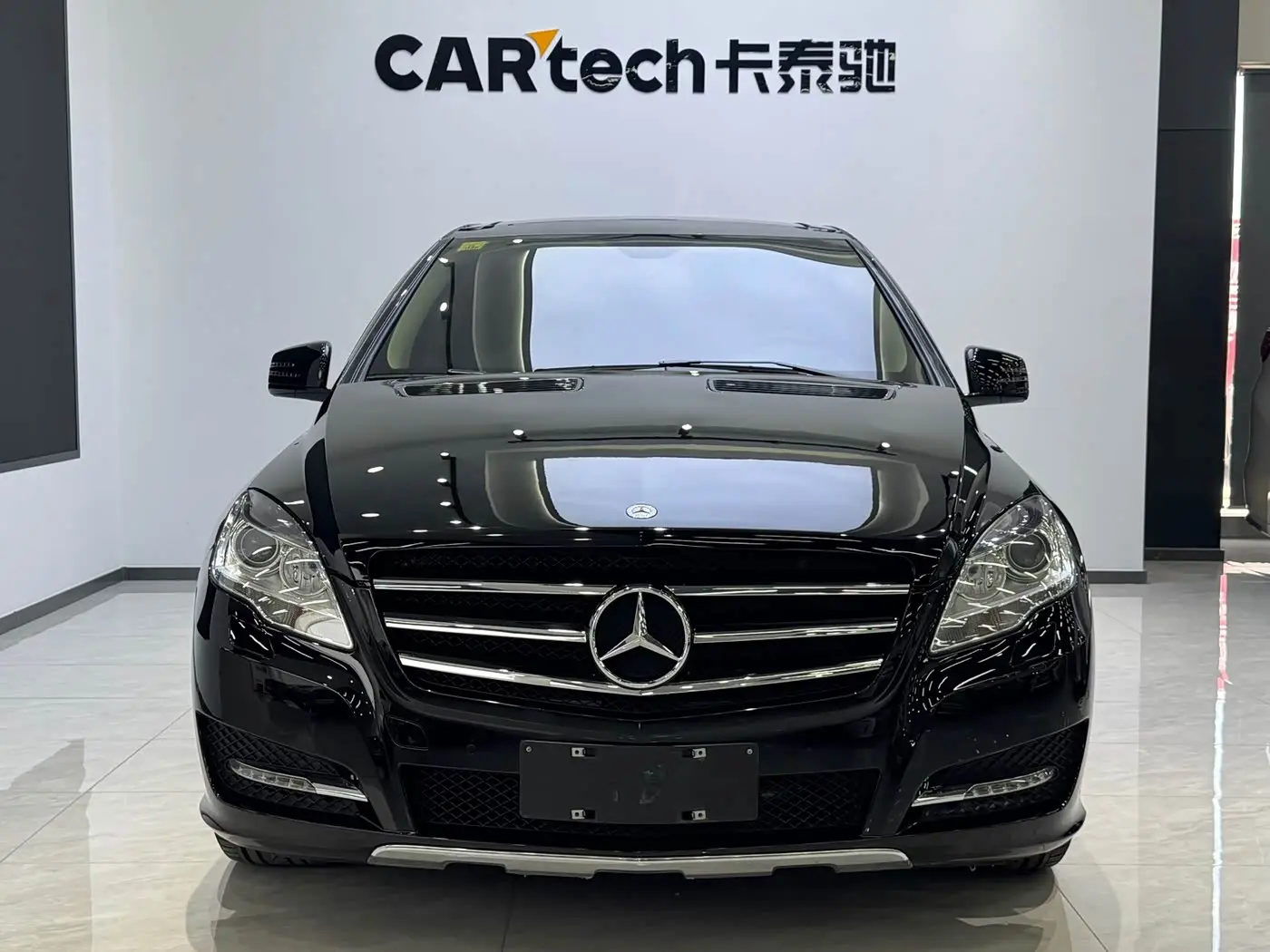 Mercedes-Benz R-Class 2018 — Фото 2/15