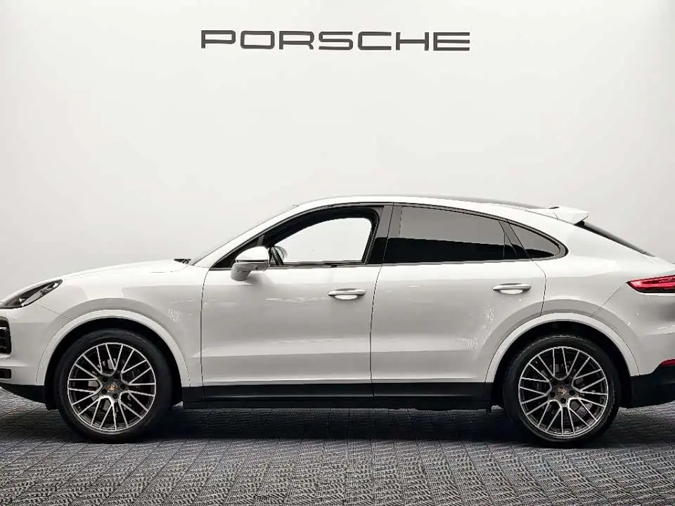 Porsche Cayenne 2023 — Photo 4/14