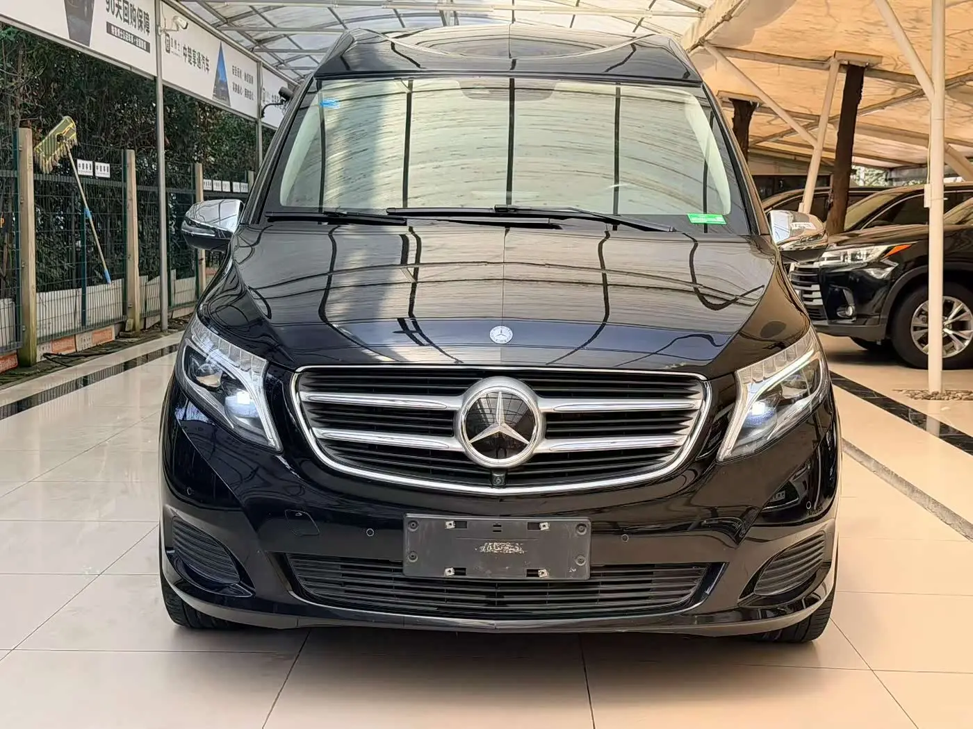 Mercedes-Benz V-Class 2017 — Фото 2/18