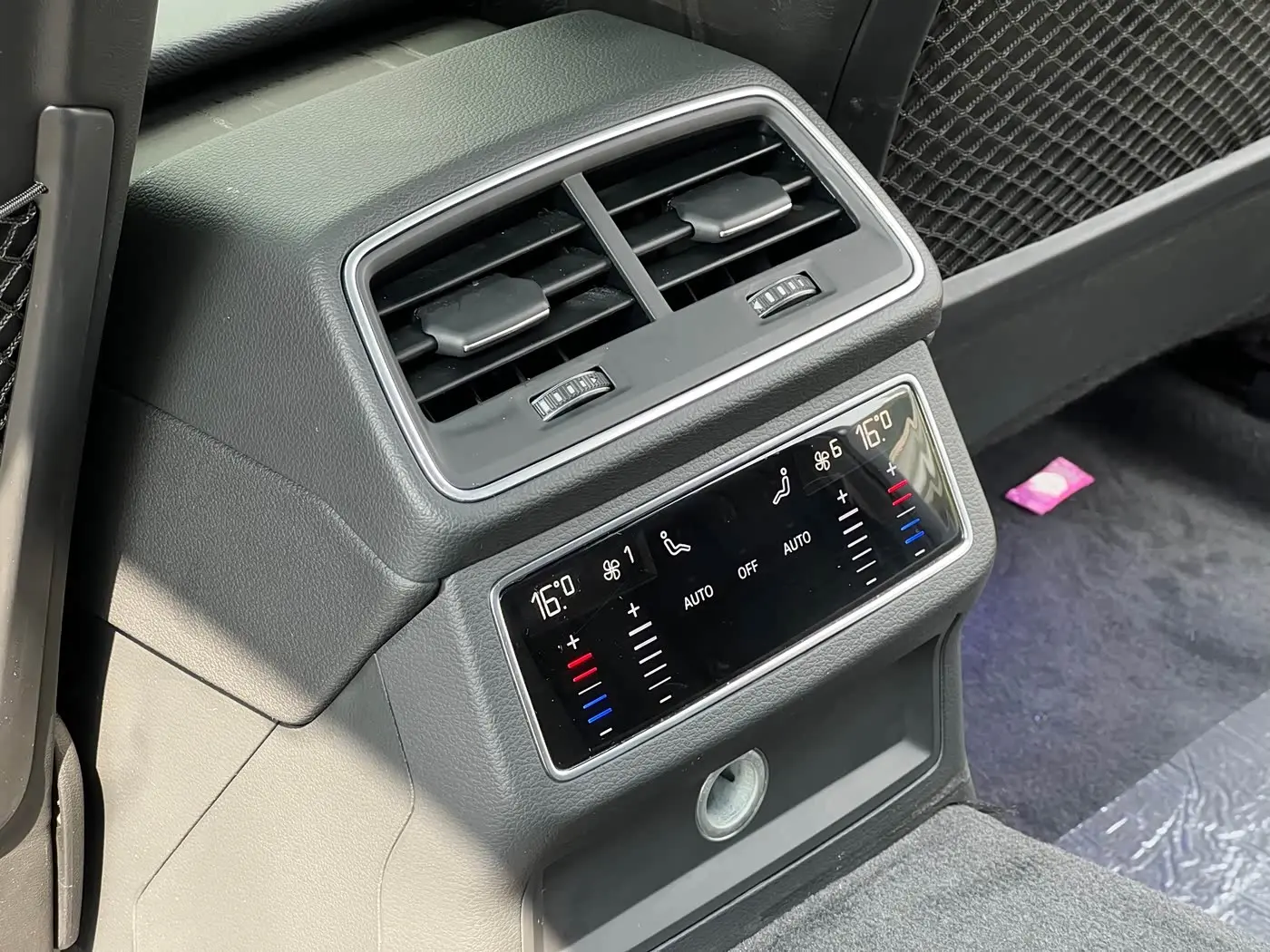 Audi A6L 2022 — Photo 20/20