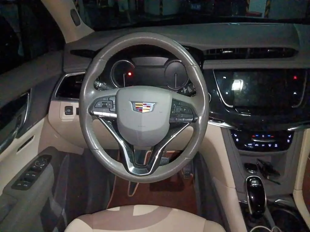 Cadillac XT6 2023 — Фото 3/20