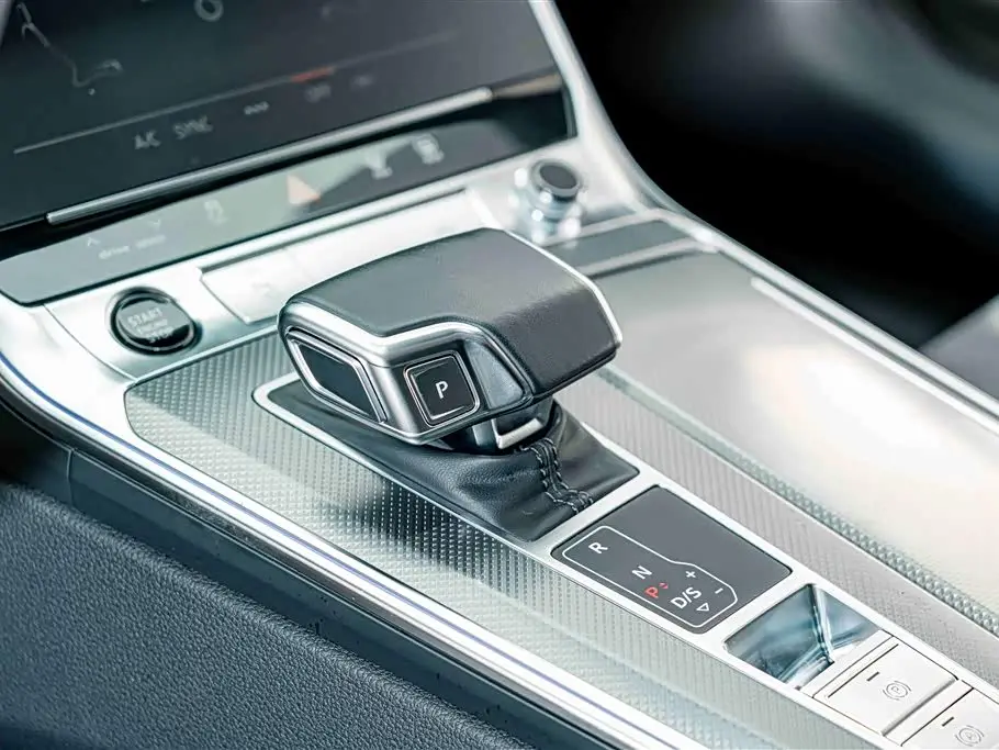 Audi A6L 2024 — Фото 15/20