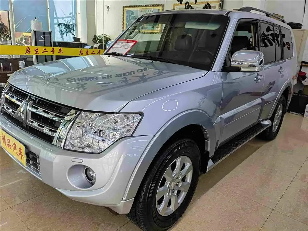 Mitsubishi Pajero, 2015
