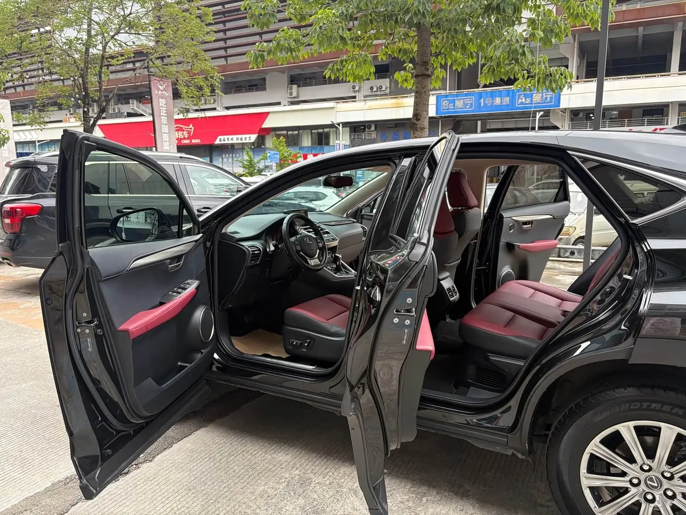 Lexus NX 2021 — Photo 17/20