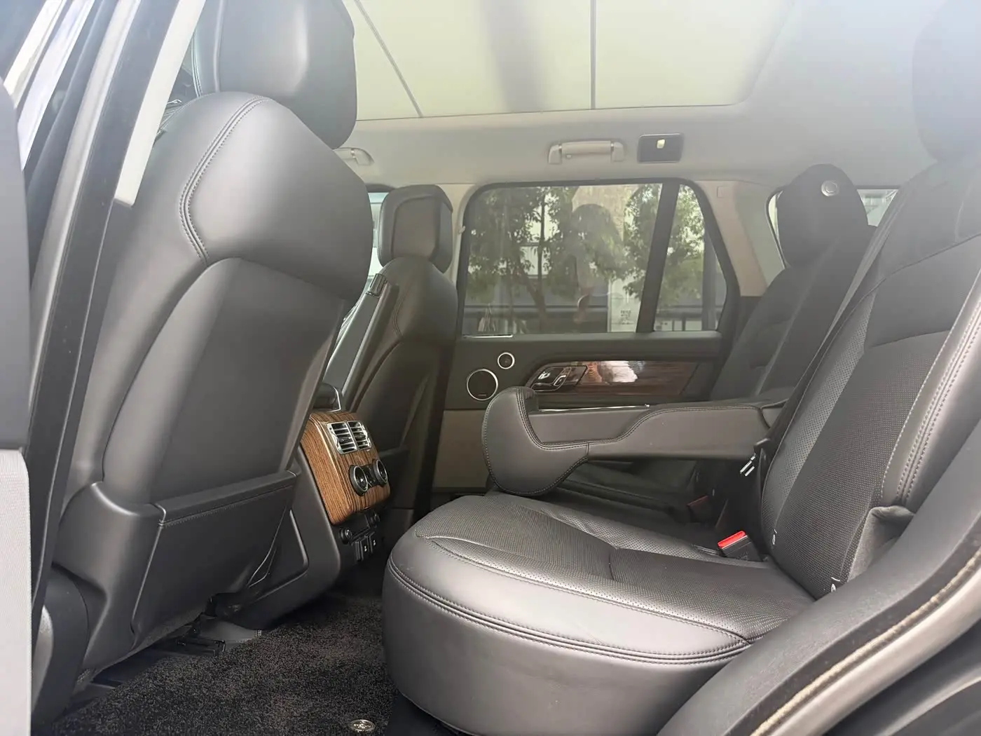 Land Rover Range Rover 2018 — Photo 7/19