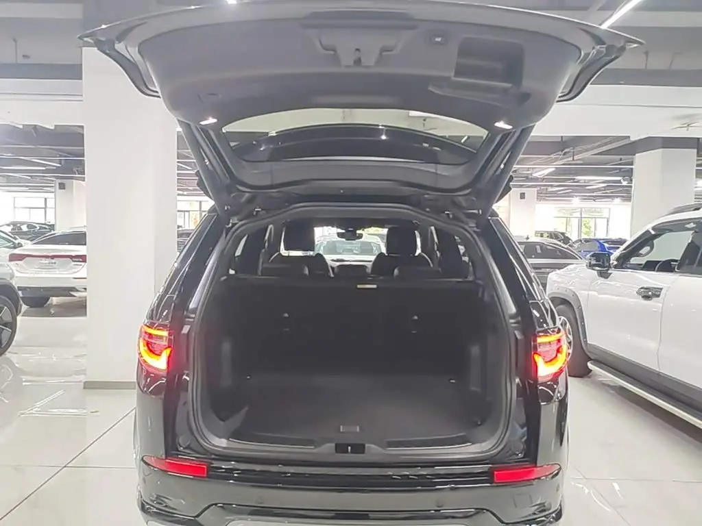 Land Rover Discovery Sport 2020 — Фото 19/20