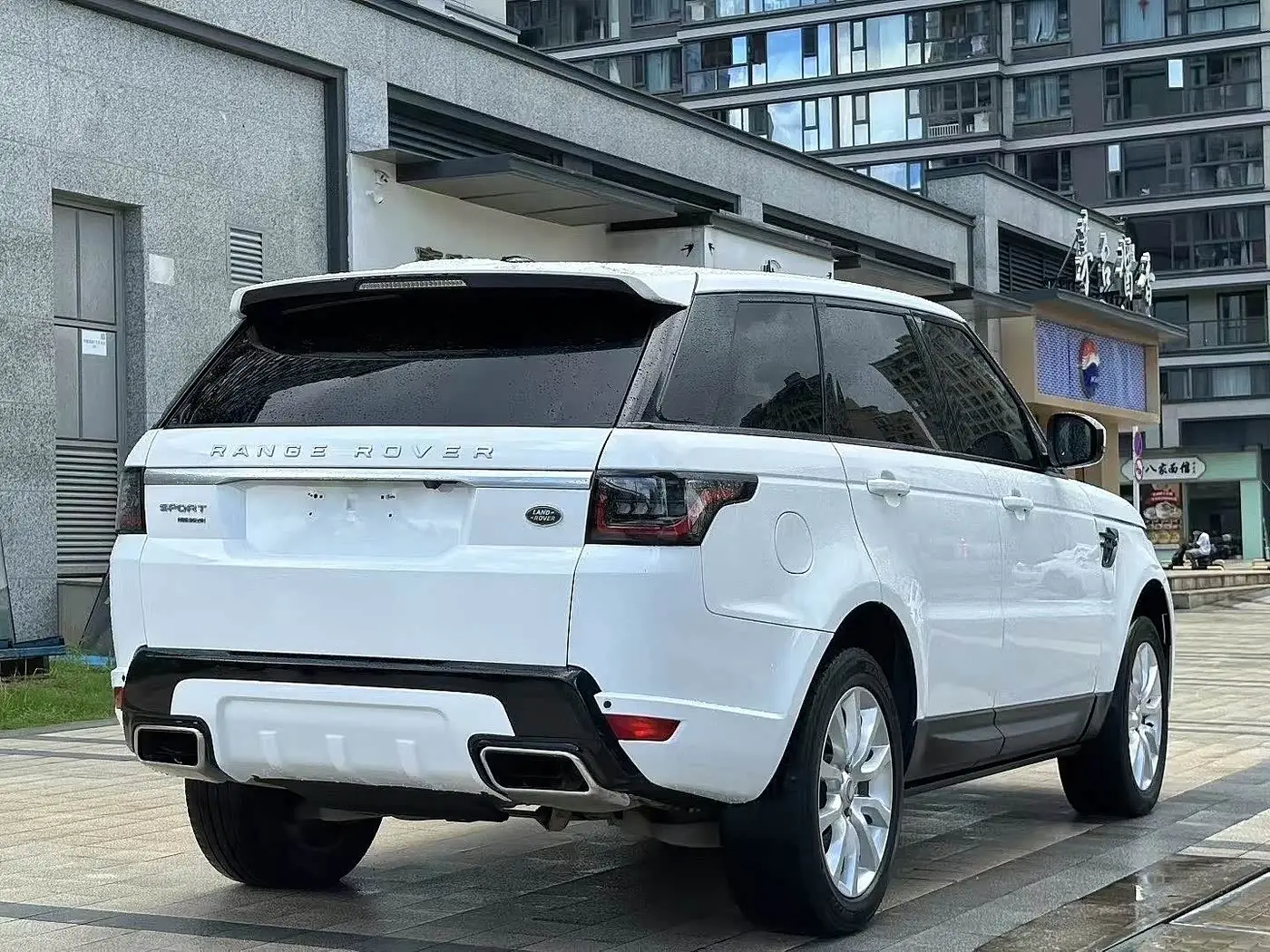 Land Rover Range Rover Sport 2016 — Photo 9/9
