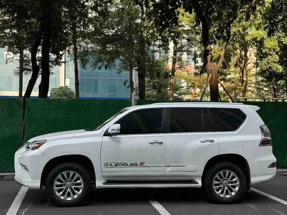 Lexus GX 2013 — Photo 3/10