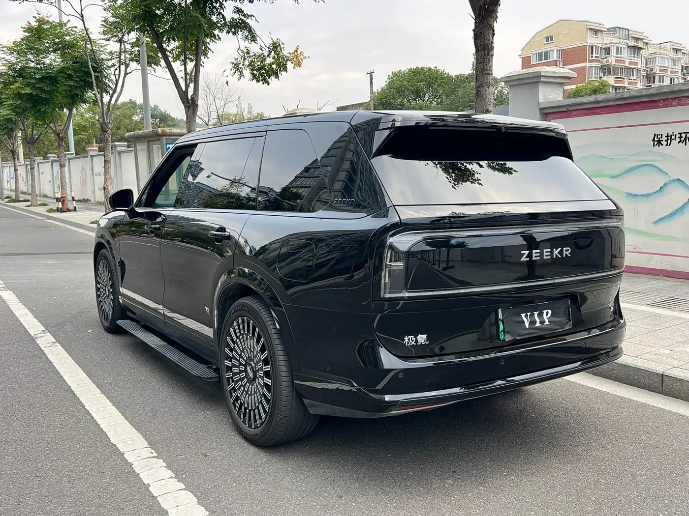 ZEEKR 9X 2025 — Photo 18/20