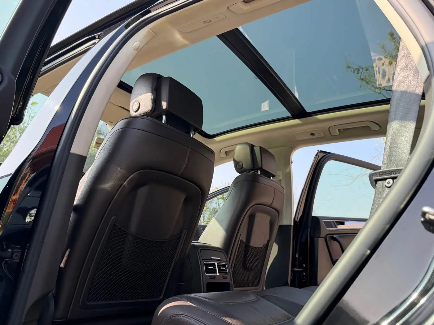 Volkswagen Touareg 2016 — ფოტო 13/20