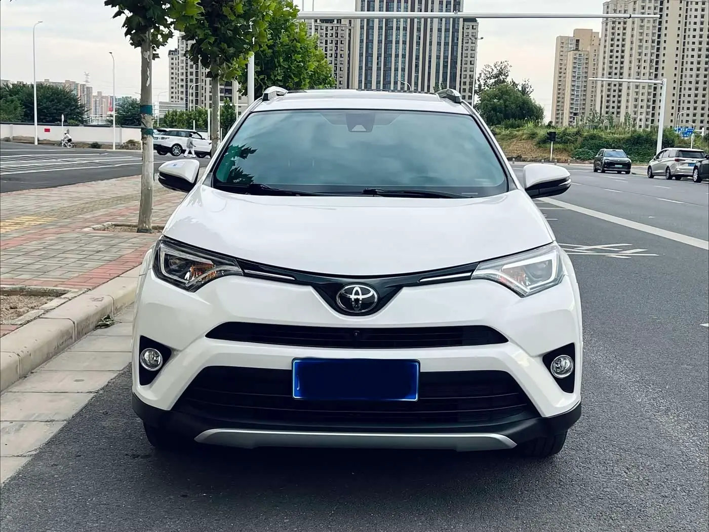 Toyota RAV4 Rongfang 2017 — Фото 2/16