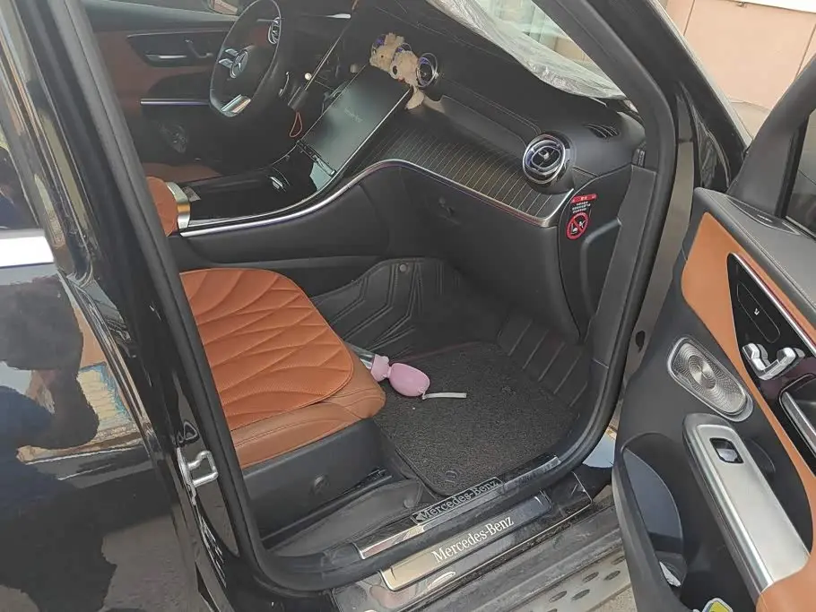 Mercedes-Benz GLC 2024 — Photo 8/16