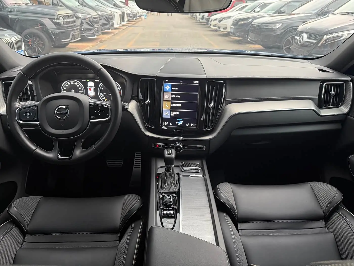 Volvo XC60 2021 — Фото 7/14
