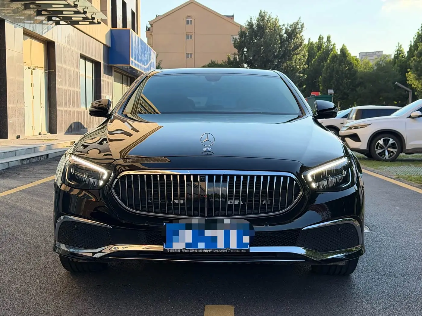 Mercedes-Benz E-Class 2023 — Photo 2/9