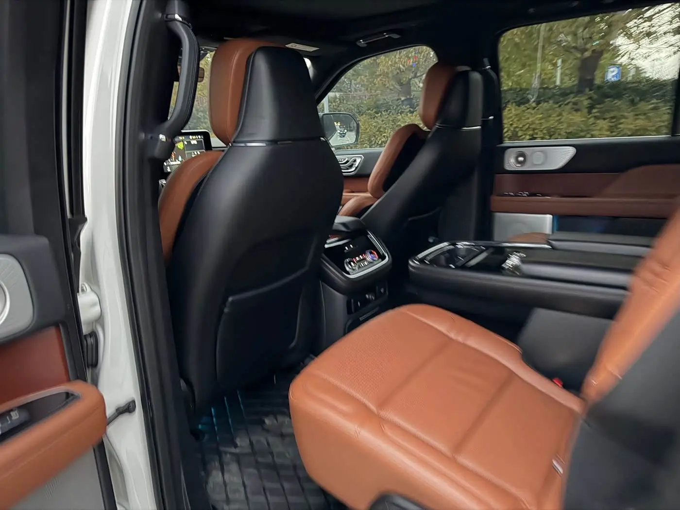 Lincoln Navigator 2020 — Photo 6/10