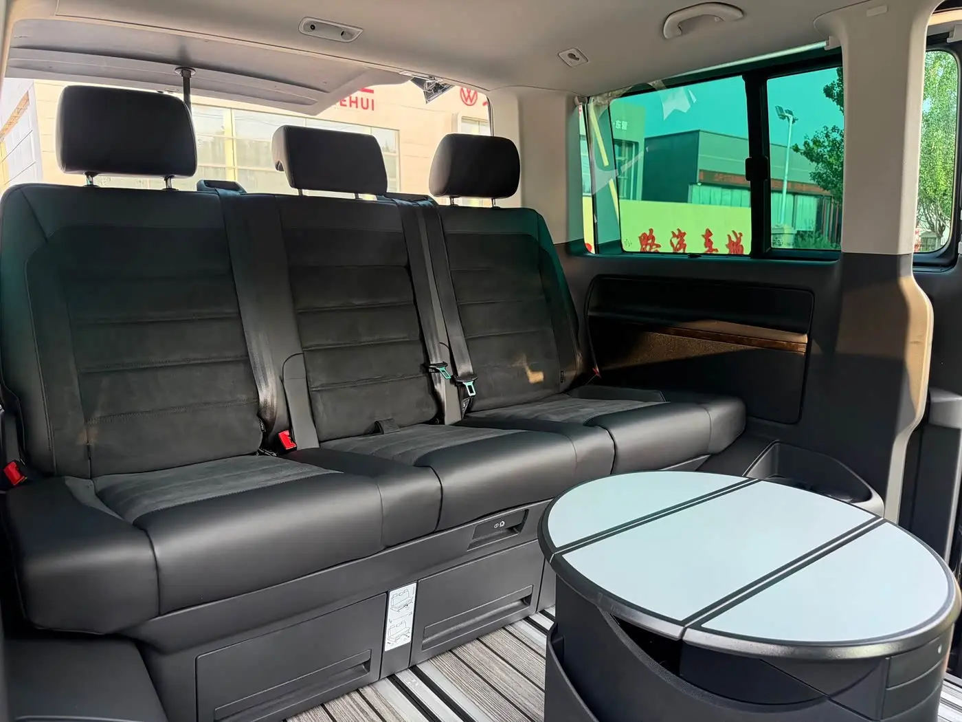 Volkswagen Multivan 2019 — Photo 18/20