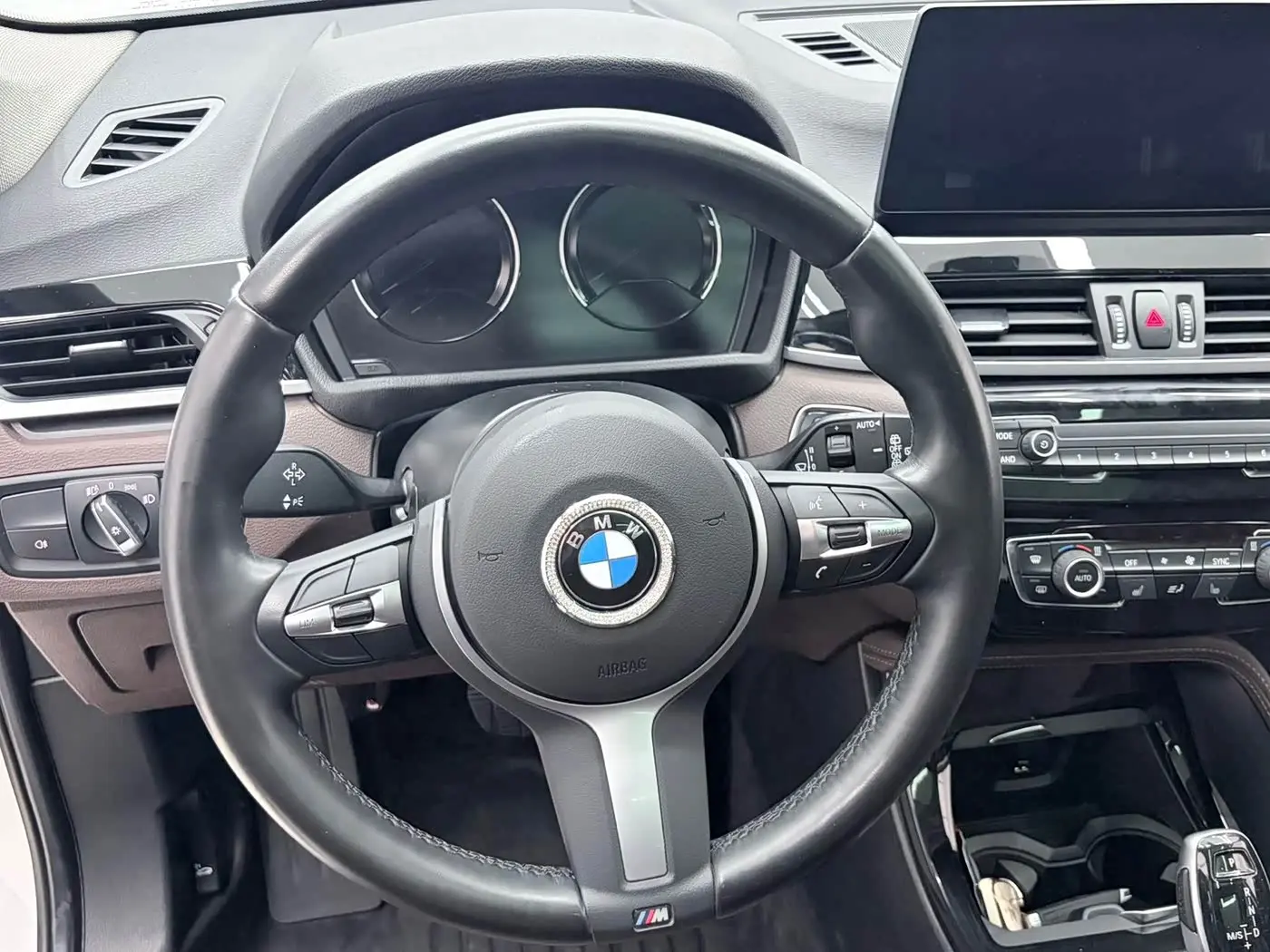 BMW X1 2022 — Photo 10/20