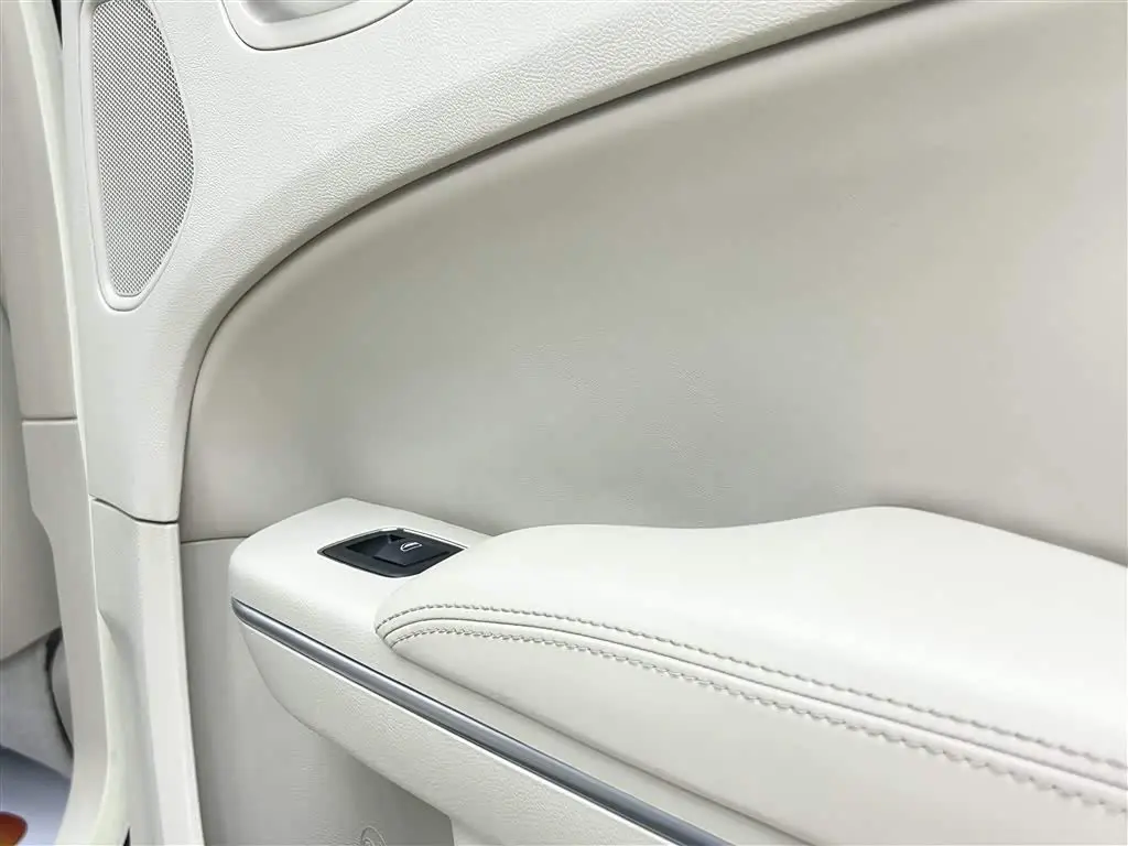 Chrysler 300C 2015 — Şəkil 13/20