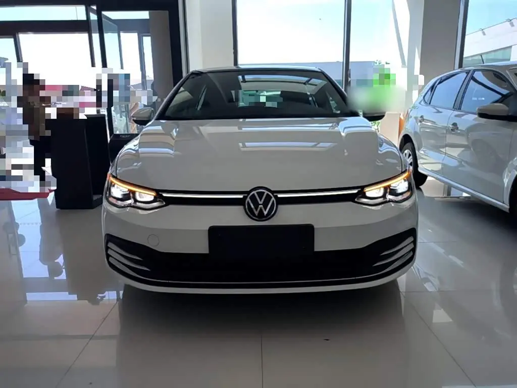 Volkswagen Golf 2024 — Photo 3/20