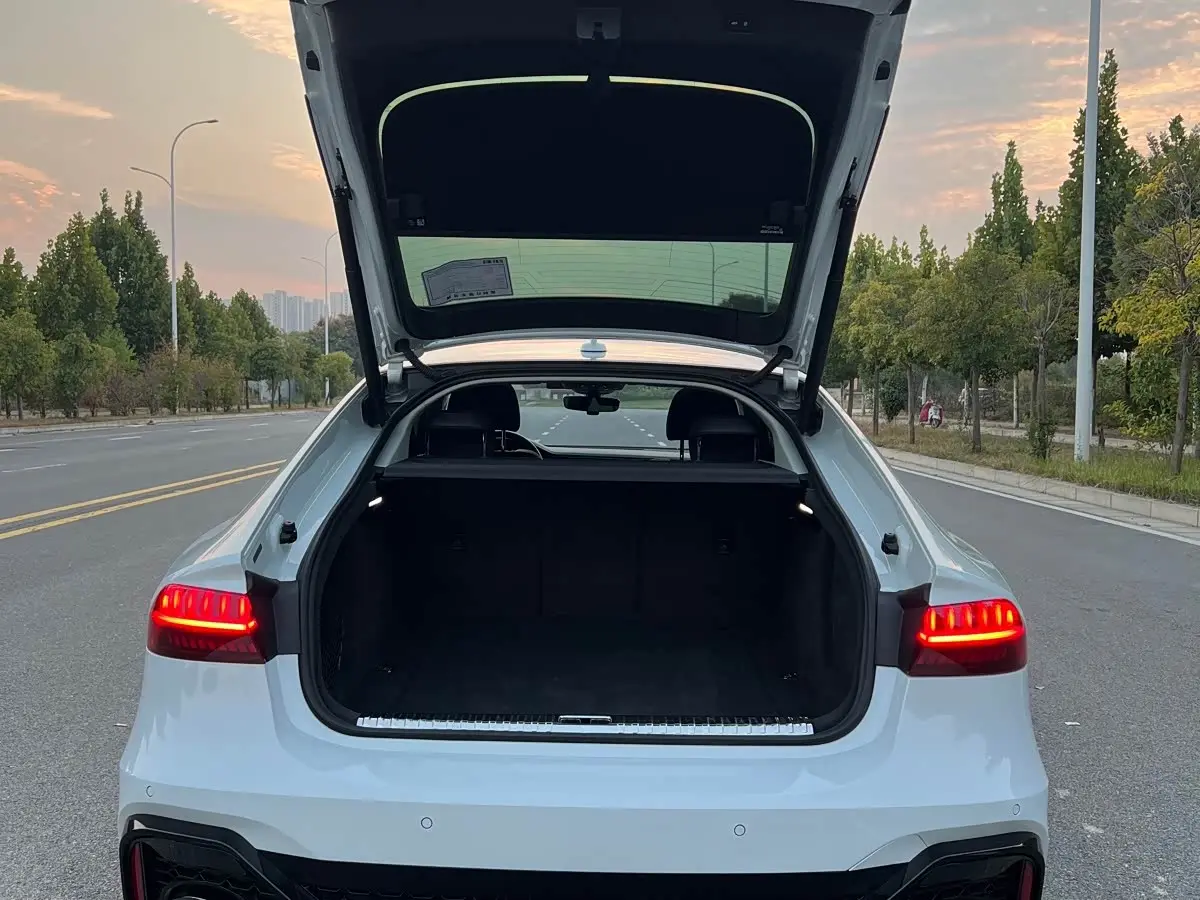 Audi A7 2023 — Photo 14/16