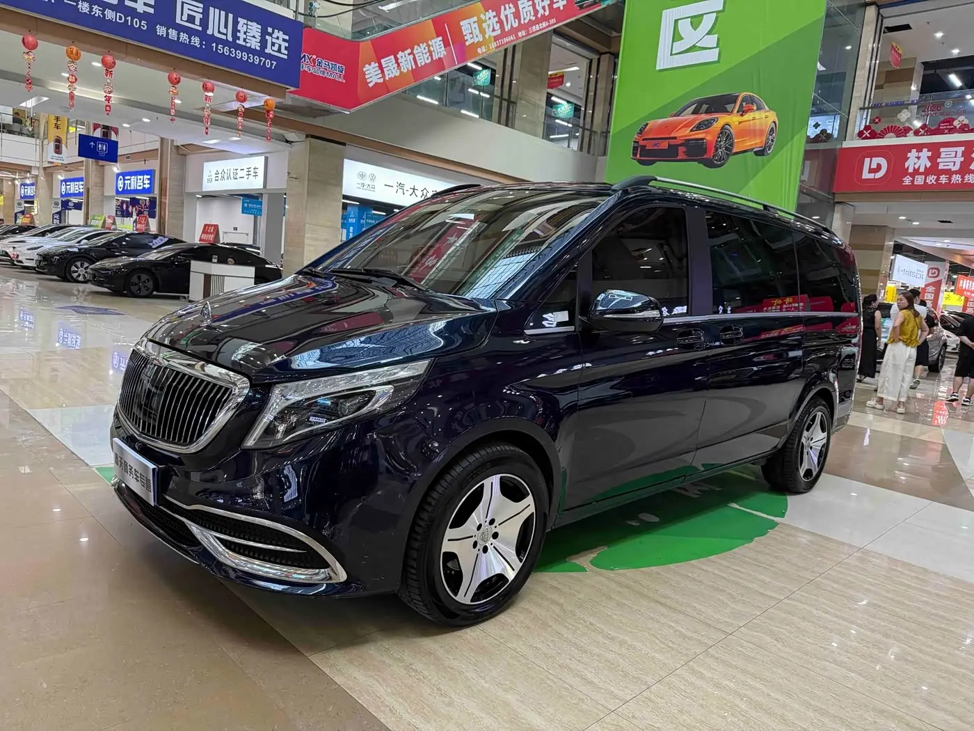 Mercedes-Benz V-Class 2021 — Фото 3/18