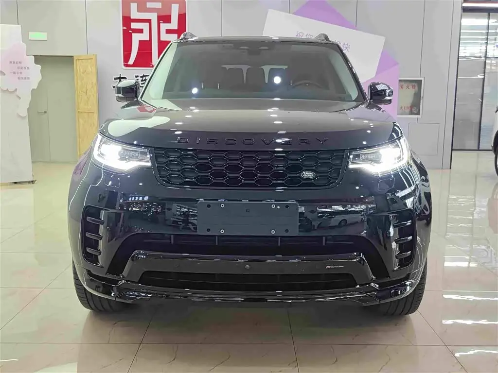 Land Rover Discovery 2023 — Photo 2/18