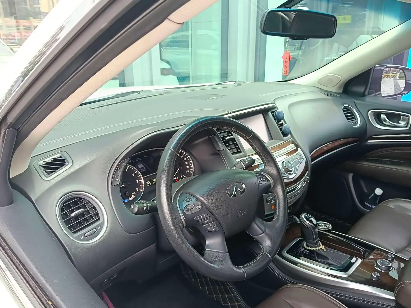 Infiniti QX60 2018 — Photo 6/11