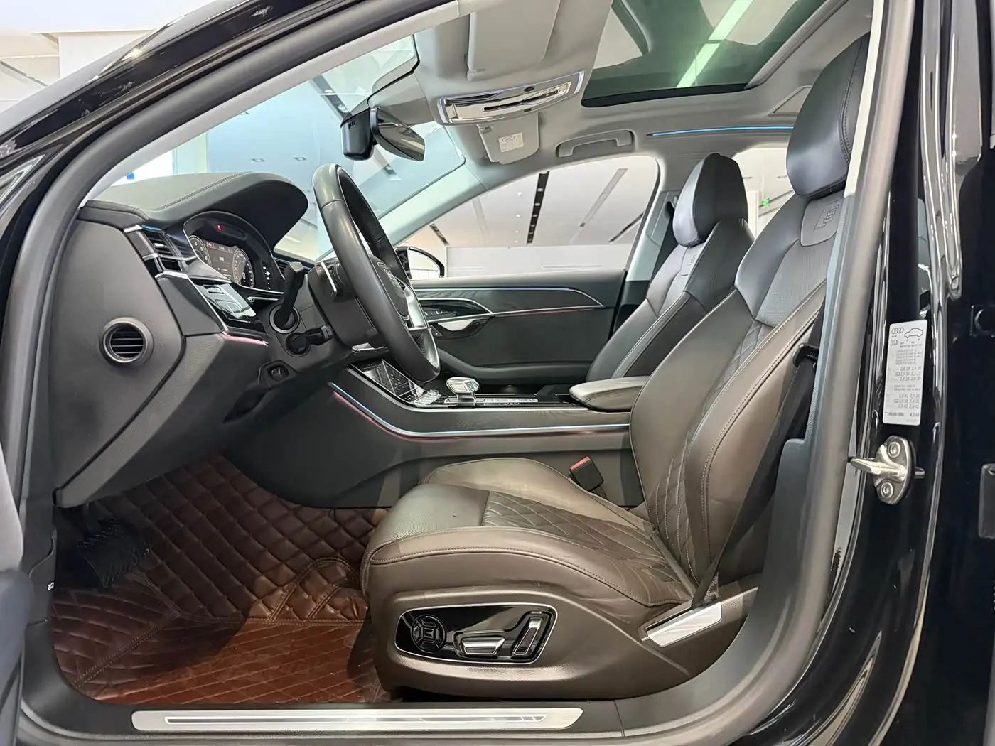 Audi A8 2021 — Photo 6/17