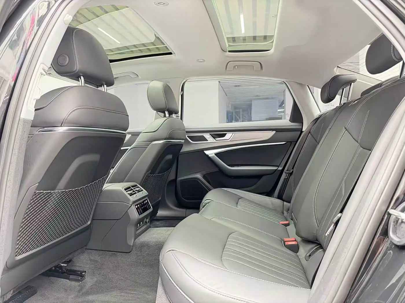 Audi A6L 2023 — Photo 13/20
