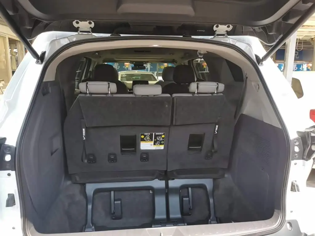 Toyota Granvia 2024 — Photo 19/20