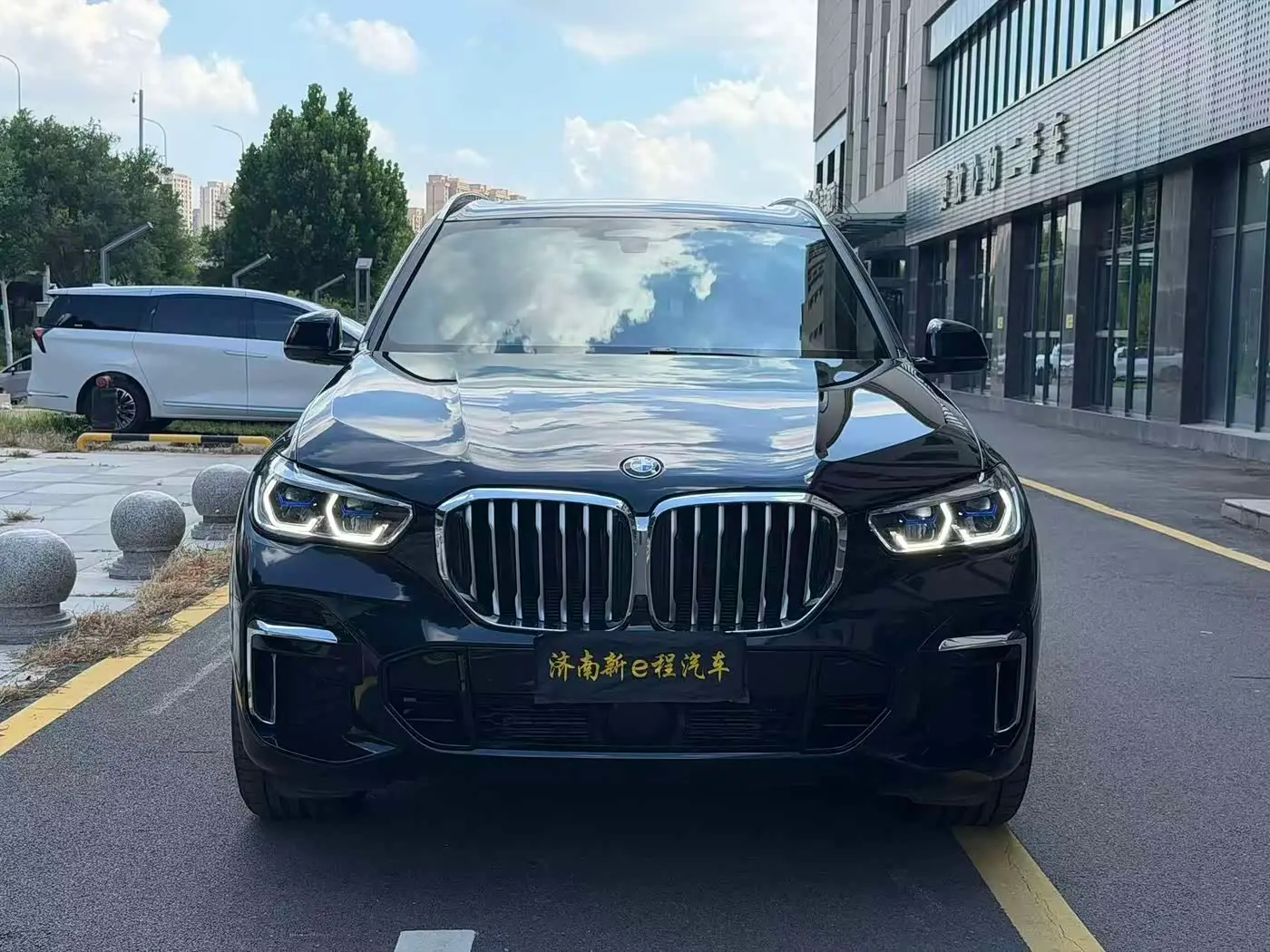 BMW X5 2023 — Фото 2/9