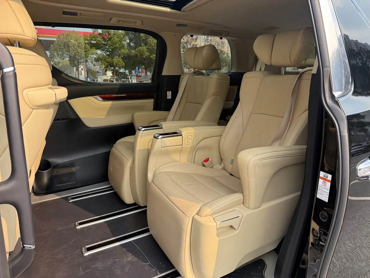 Toyota Alphard 2017 — Фото 7/14