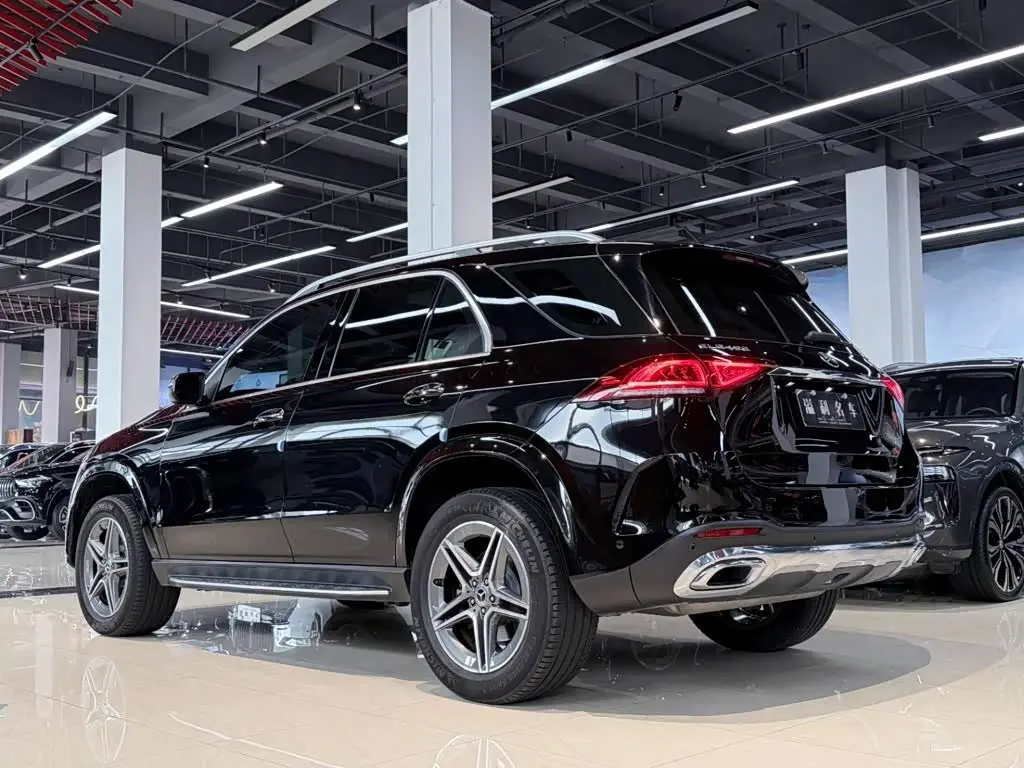 Mercedes-Benz GLE 2020 — Photo 7/20