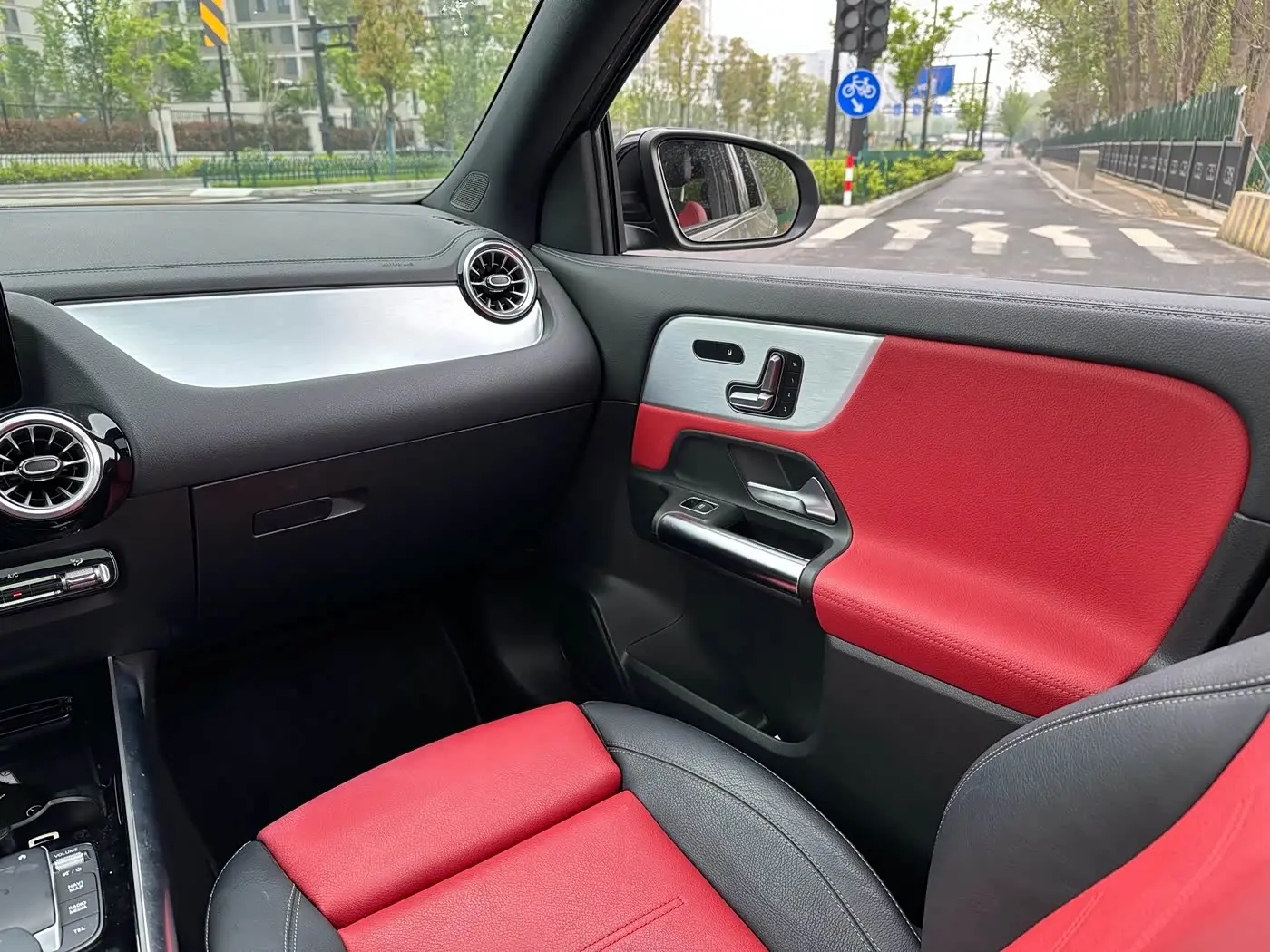 Mercedes-Benz GLA AMG 2021 — Фото 17/19