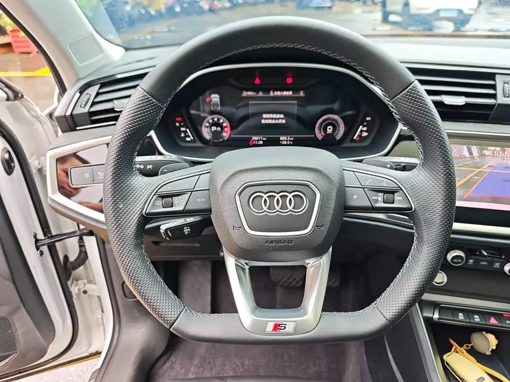 Audi Q3 Sportback 2023 — Фото 13/20