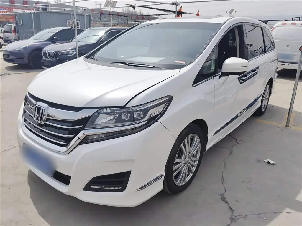 Honda Elysion 2018 — Photo 1/20