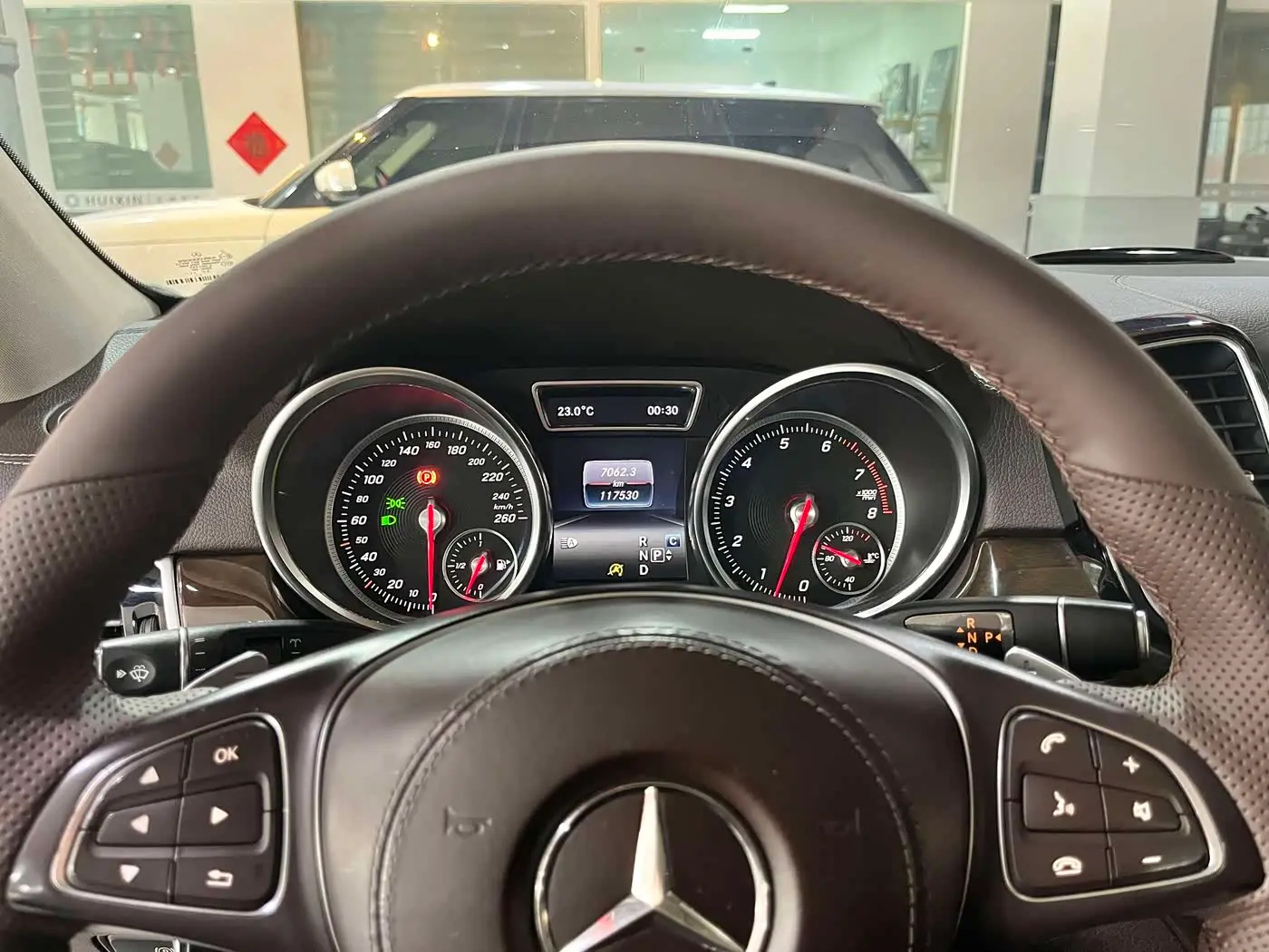 Mercedes-Benz GLS 2018 — Фото 8/20