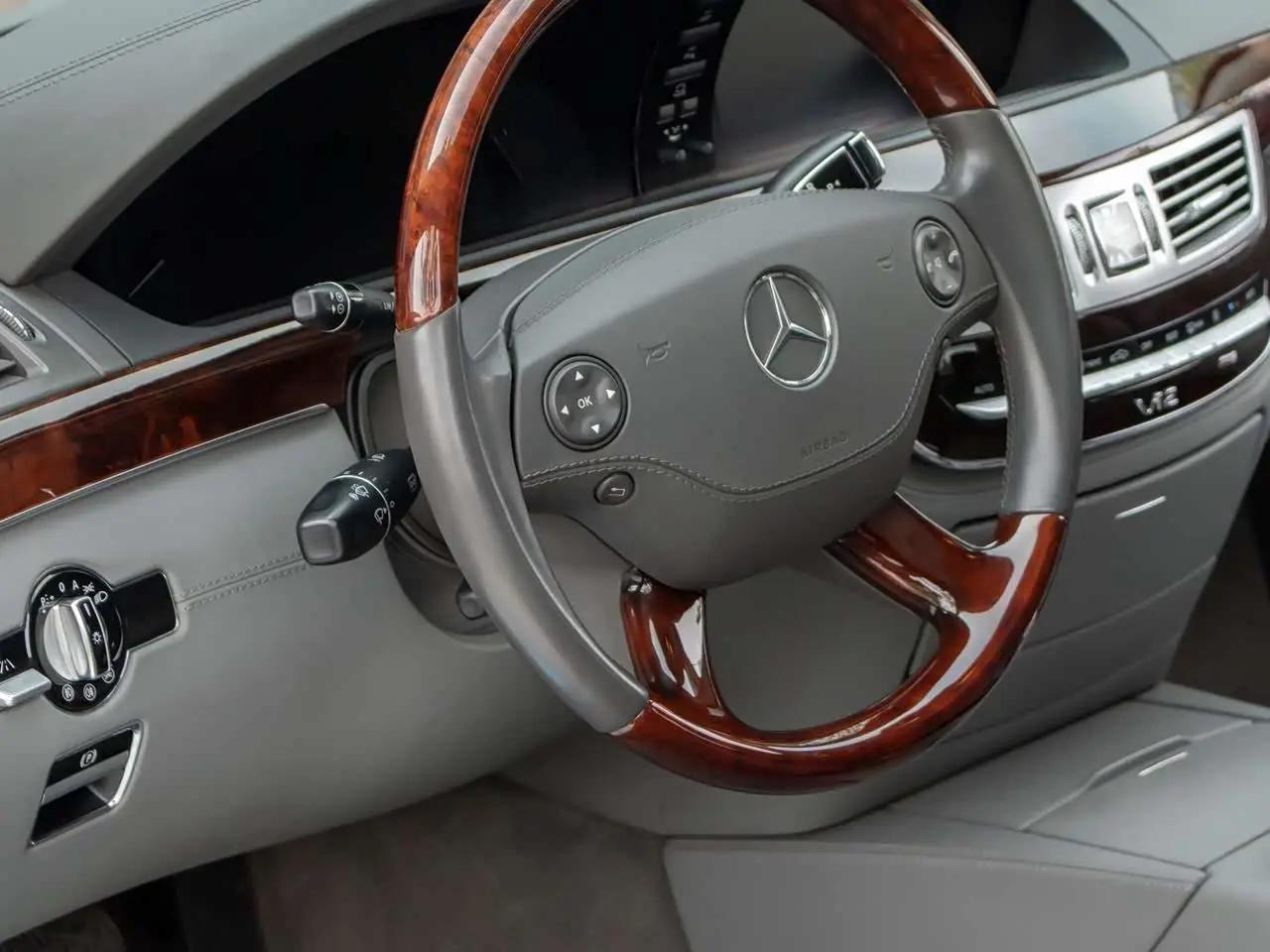 Mercedes-Benz S-Class 2008 — Photo 11/15