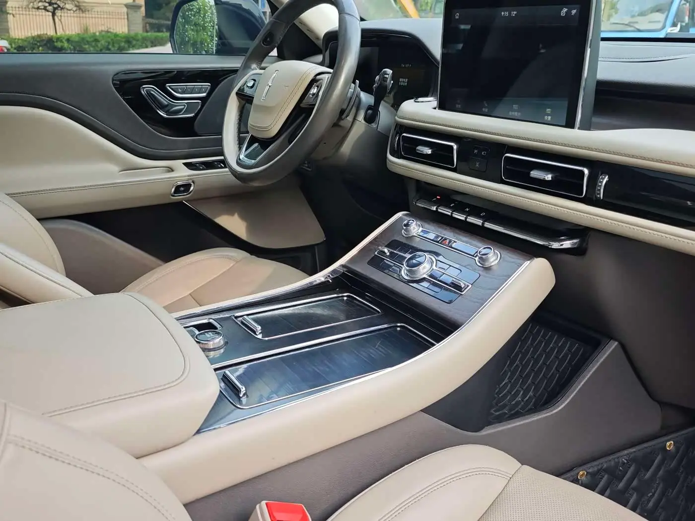 Lincoln Aviator 2020 — Photo 18/19