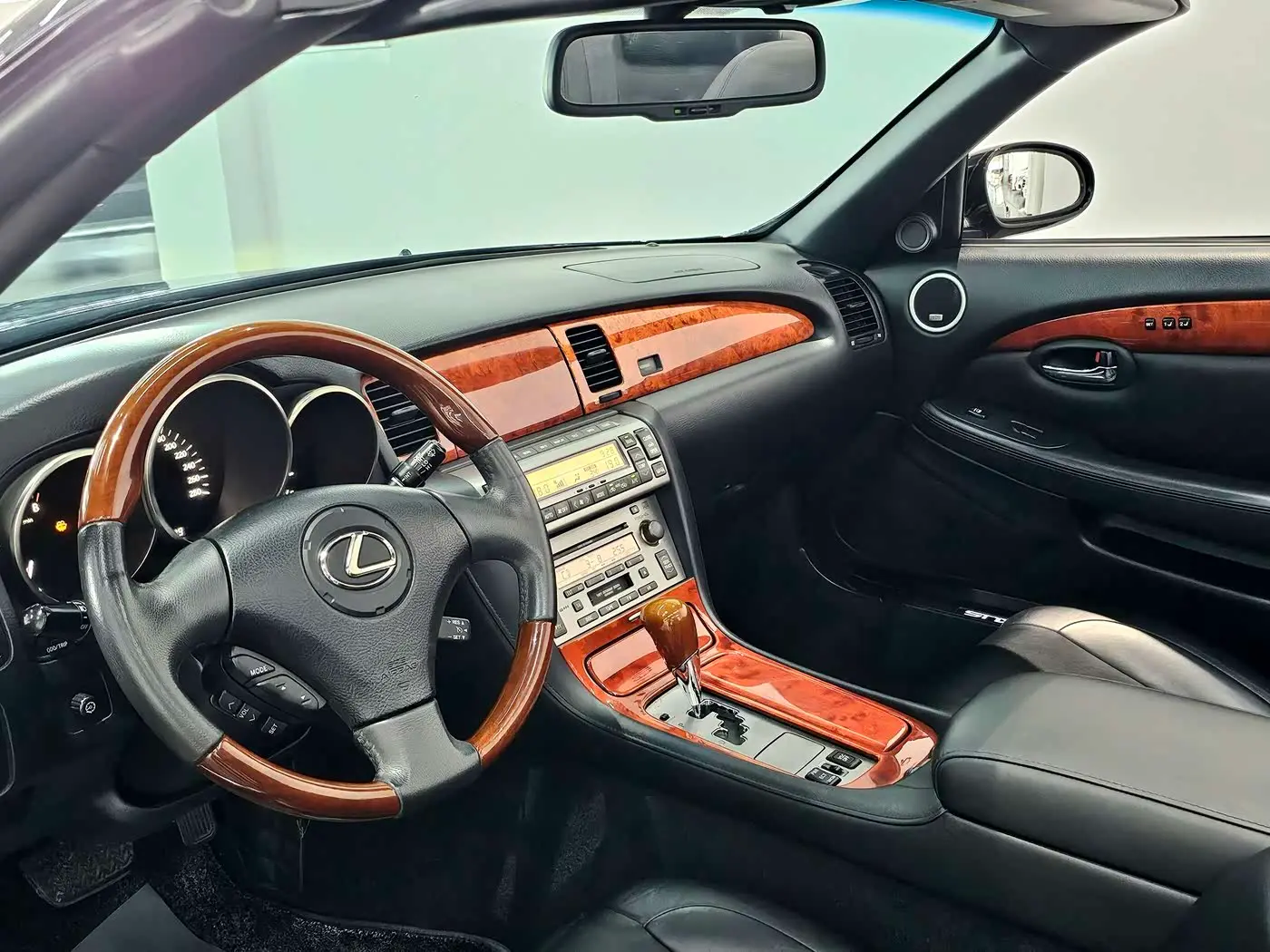 Lexus SC 2007 — Photo 8/13