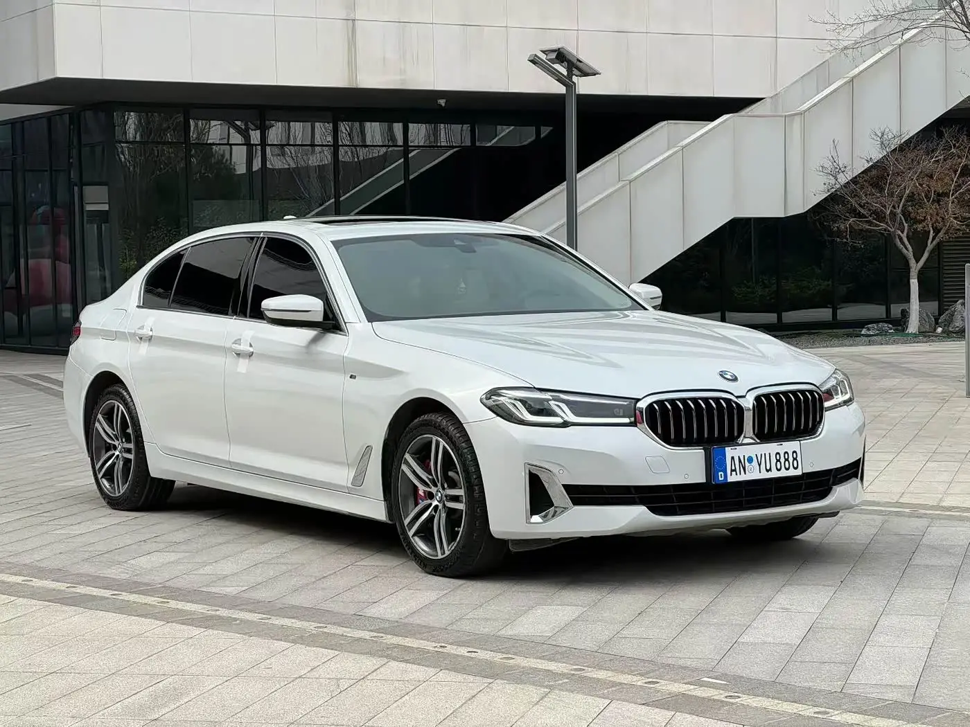 BMW 5 Series 2021 — Photo 3/9