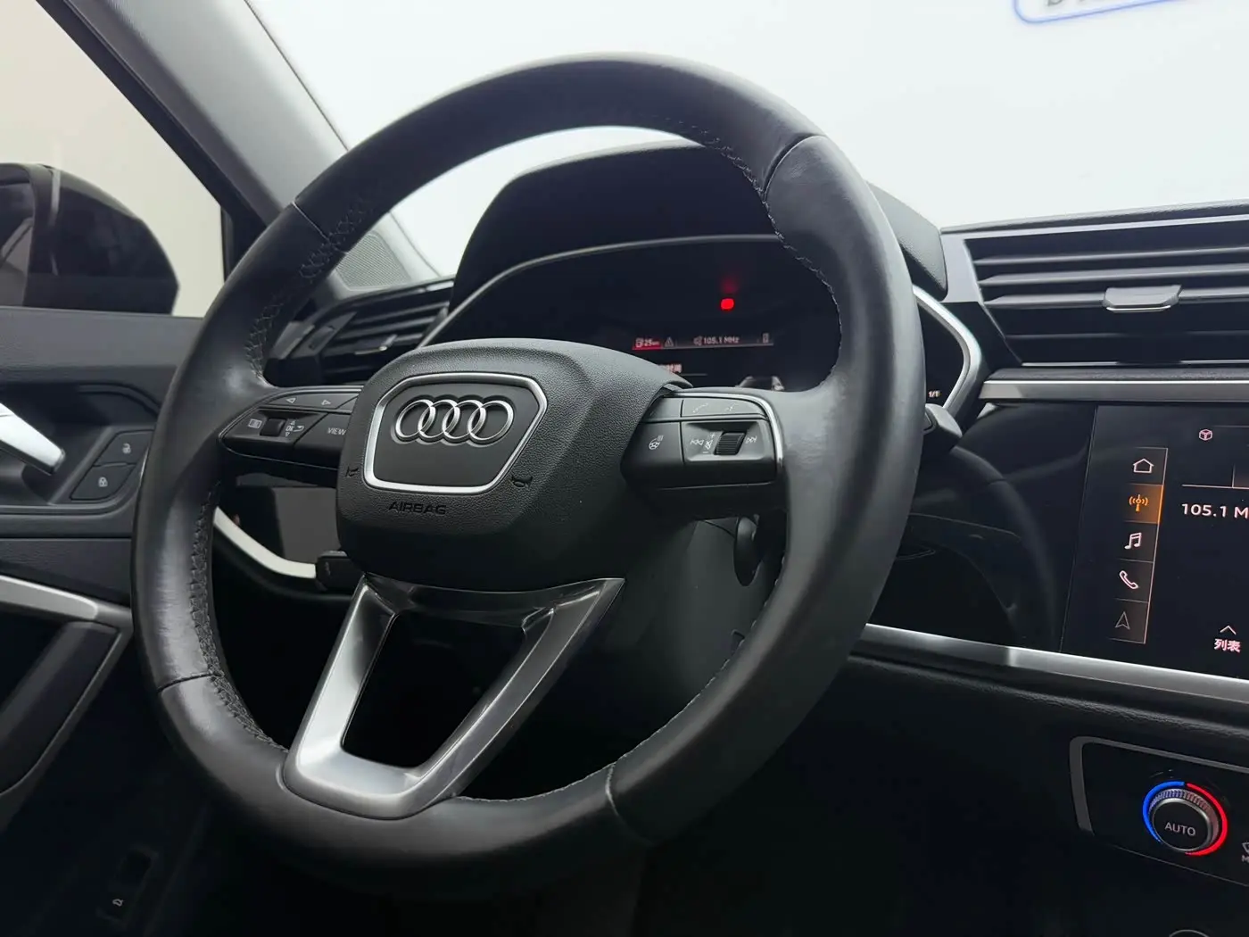 Audi Q3 2022 — Photo 14/20