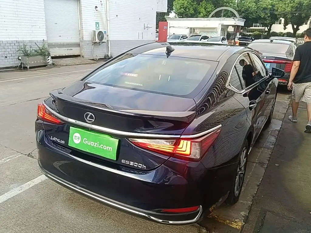 Lexus ES 2022 — Şəkil 7/20