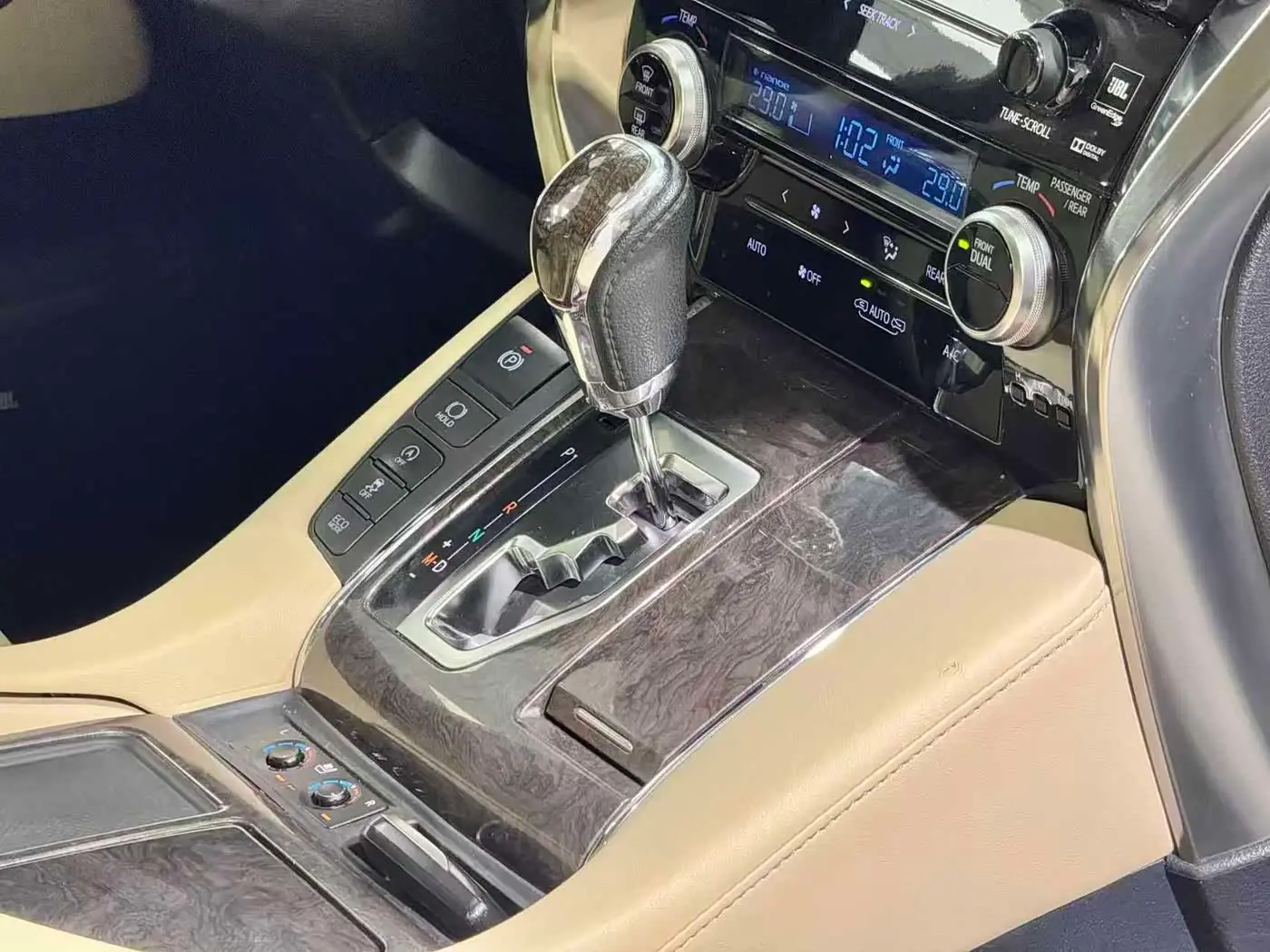 Toyota Alphard 2020 — Фото 10/12