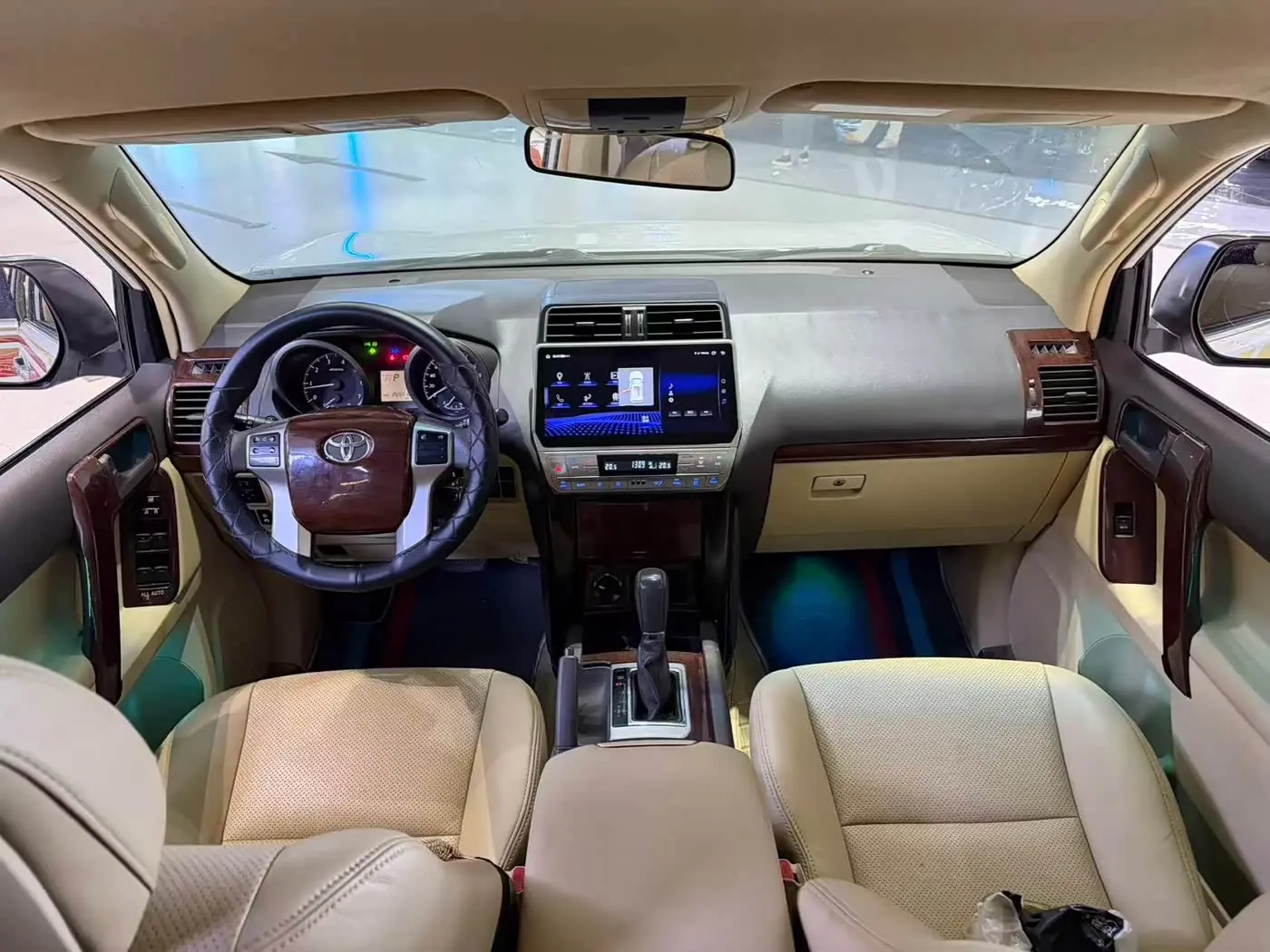 Toyota Prado 2016 — Photo 5/9