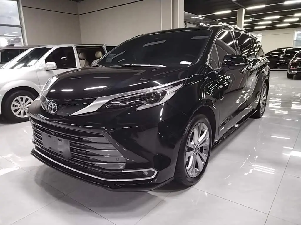 Toyota Sienna 2025 — Фото 1/20