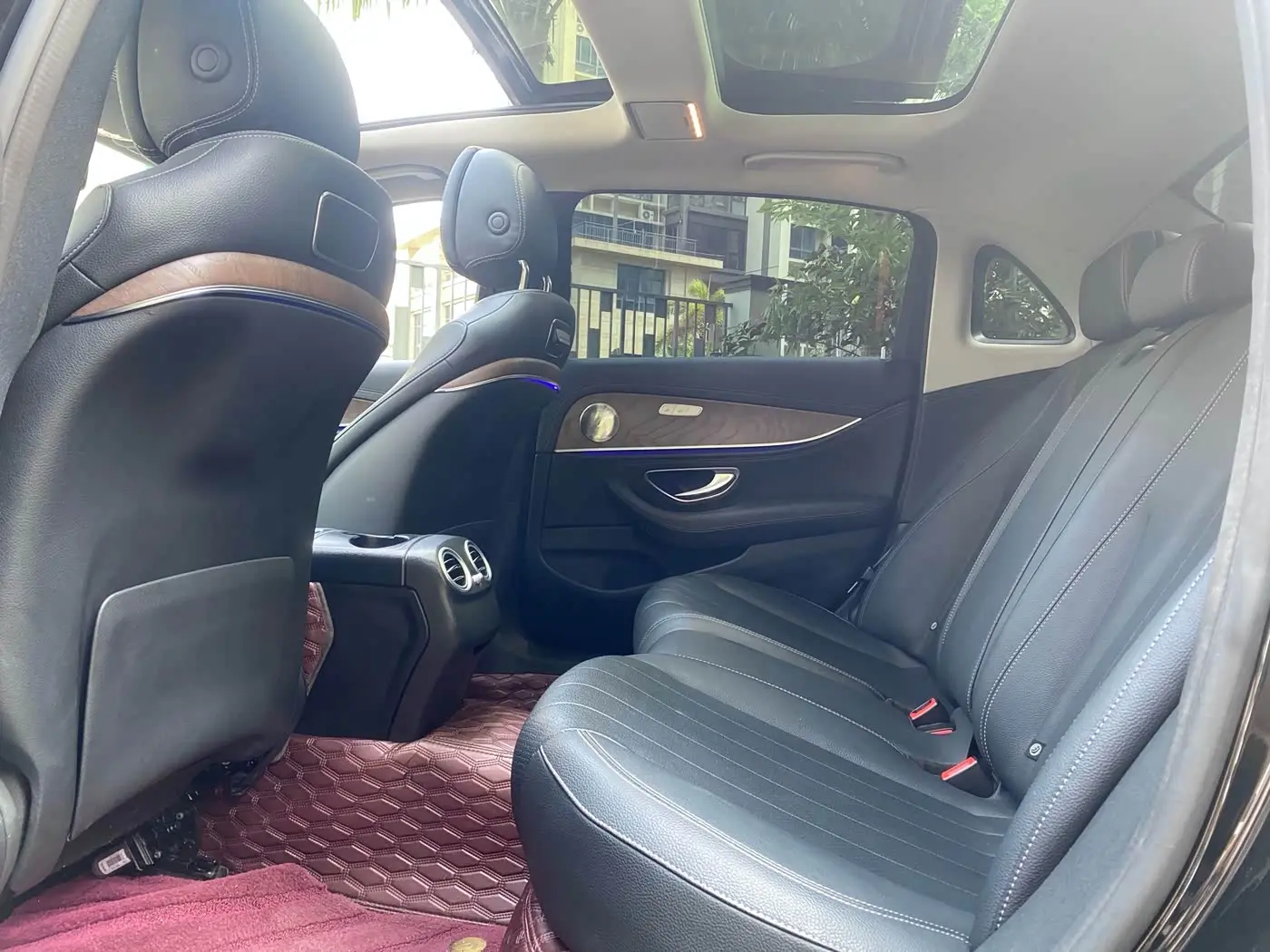 Mercedes-Benz E-Class 2020 — Фото 14/18