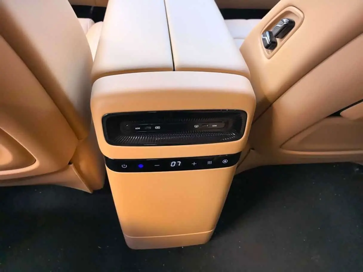 Voyah Auto Voyah Dreamer 2024 — Photo 11/17