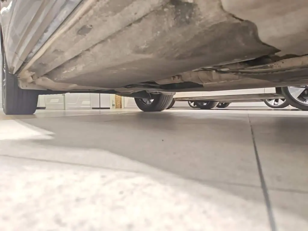 Audi Q5L 2024 — Photo 2/19