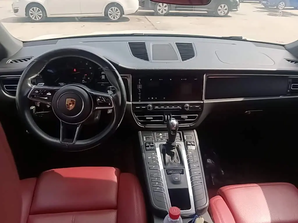 Porsche Macan 2019 — Photo 10/20